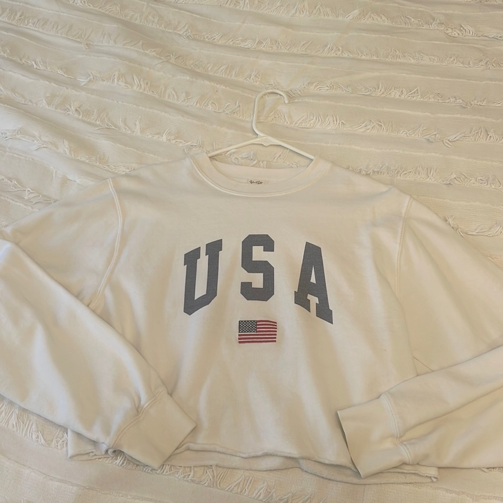 white cropped USA crewneck
